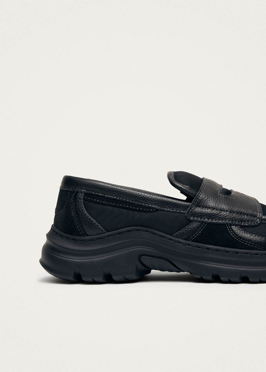 Tb.60 Black Leather Sneakers